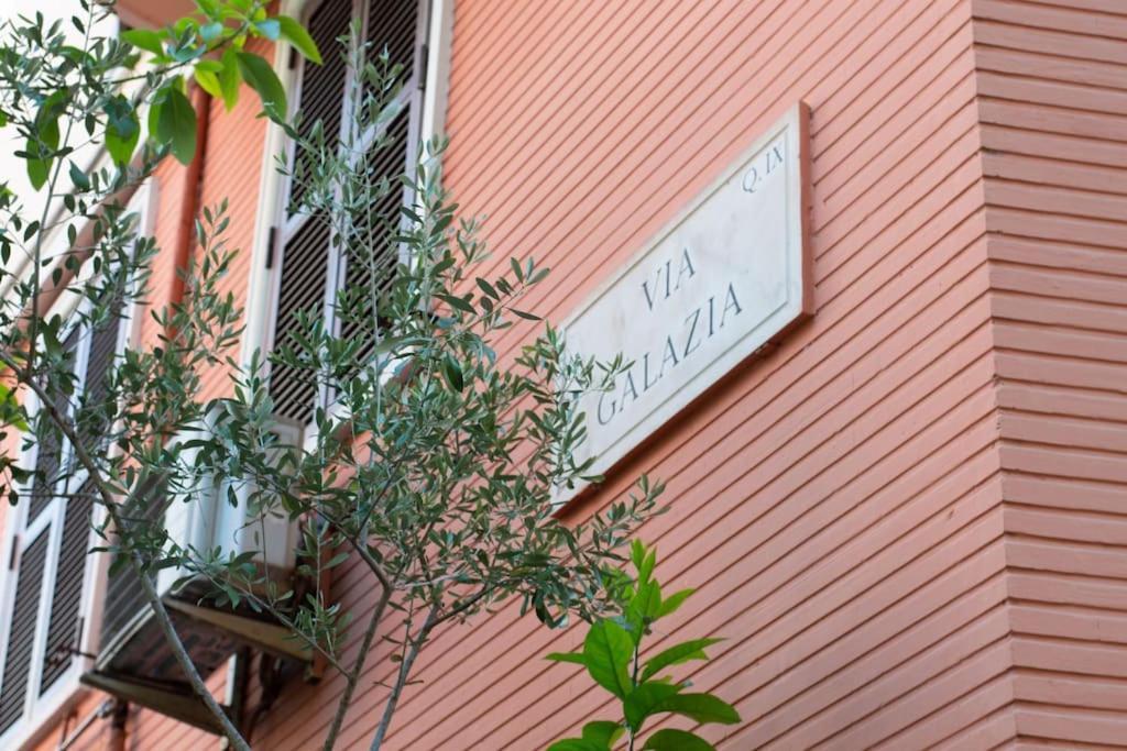 Appartamento Di Charme San Giovanni - Colosseo Rome Exterior photo